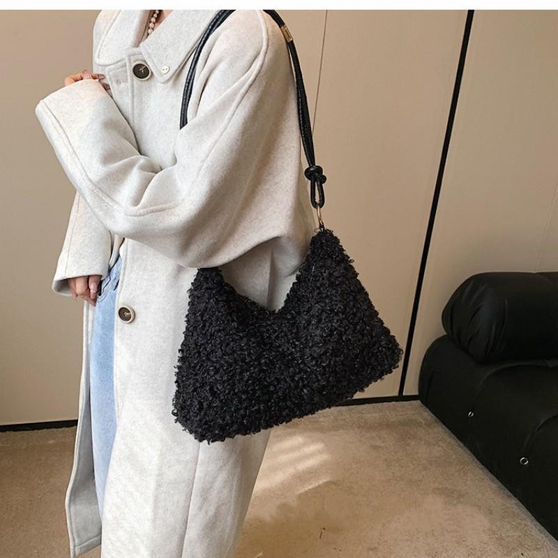 New Autumn Winter Lambswool Shoulder Crossbody Bag For Women Large Capacity Plush Handbag Fashi Messenger Bag Casual Hobo Bag