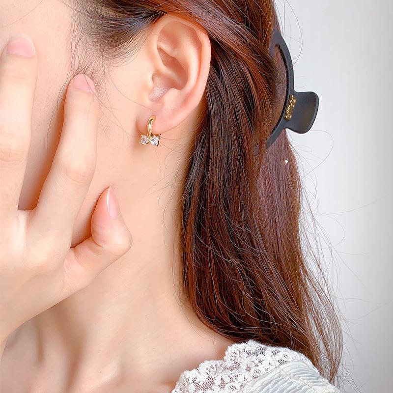 Vintage Bow Stud Earrings Elegant Niche Design Light Luxury Hoops Sophisticated Aesthetic Jewelry For Women
