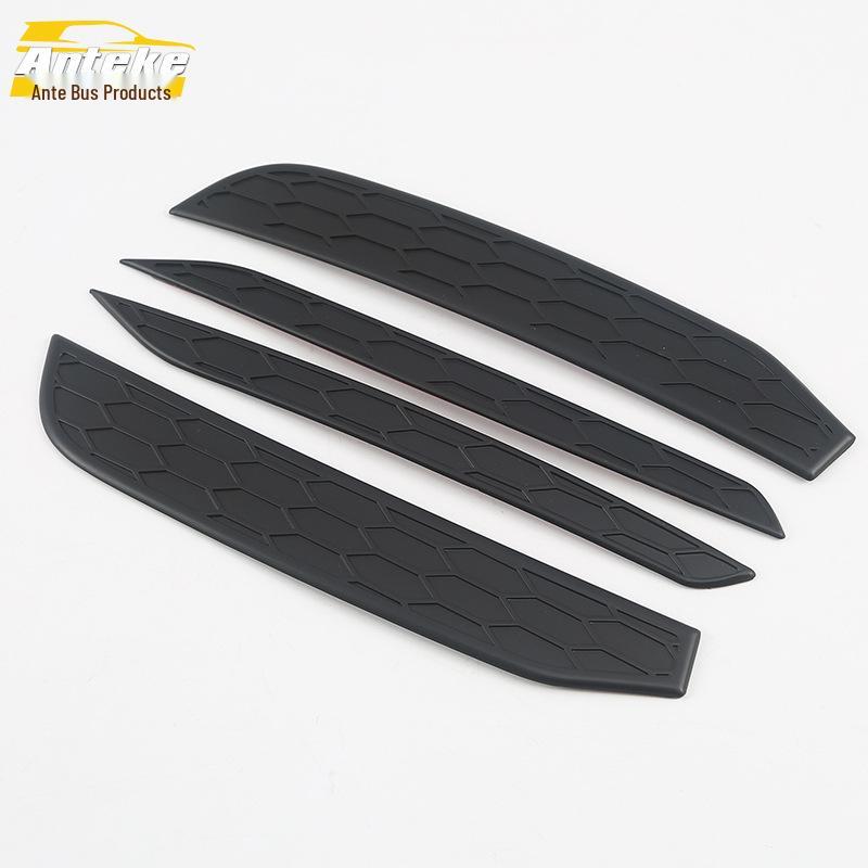 

18 Q5L Rear and Tail Fog Light Frame Trim