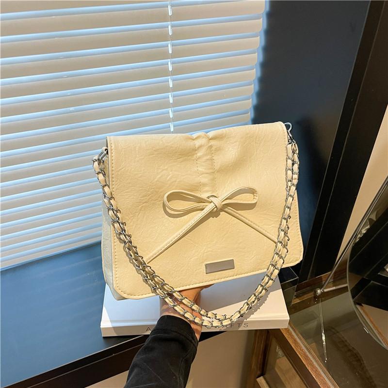 Foreign Style Super Fire Bow Tote Bag 2025 New Large-capacity Chain Messenger Bag Fashionable and Explosive Commuter Bag