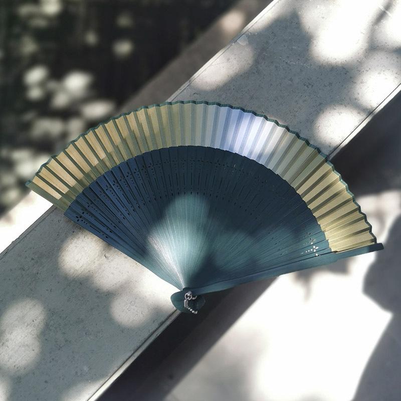 

Складной веер в китайском стиле в стиле ретро, классический веер с ручным держателем, реквизит для вечеринок, женский танцевальный веер, подарок, домашний декор темно-зеленого