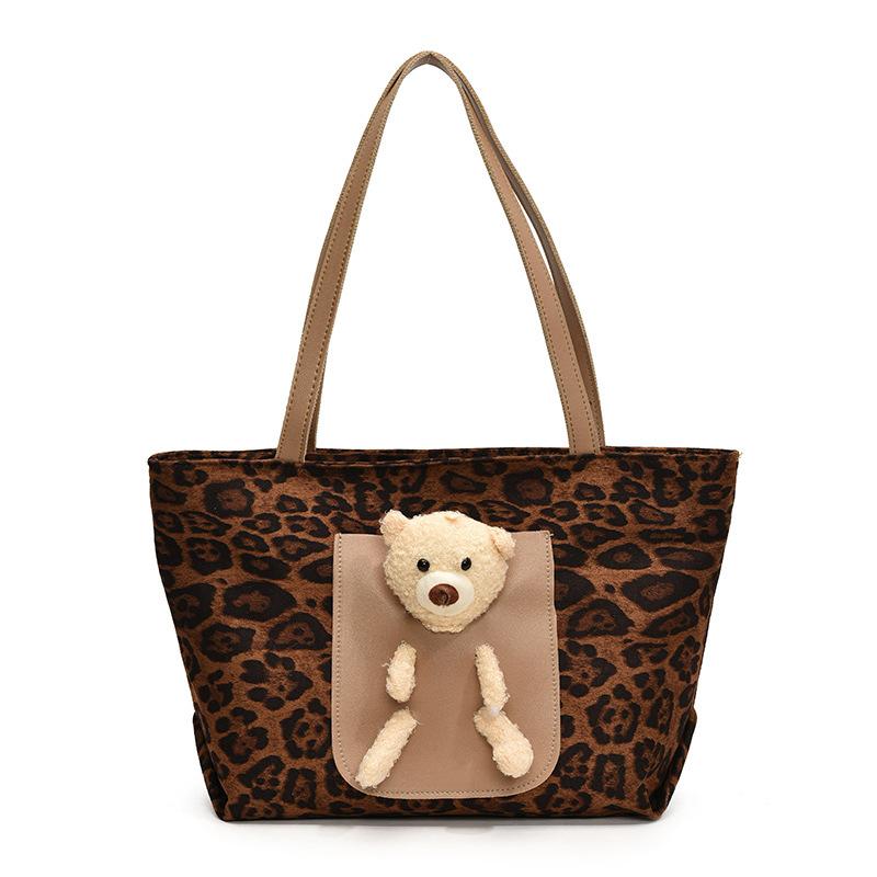 

Large capacity leopard print bag 2025 new fashion commuter autumn and winter tote bear shopping bag casual shoulder bag коричневый