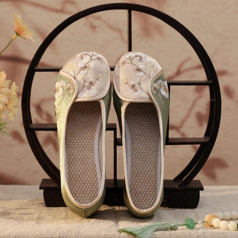 2026 New Summer Fashion Style Lightweight Comfortable Cheongsam Paired Ethnic Embroidered Shoes Womens Shoes Slip On Soft Sole