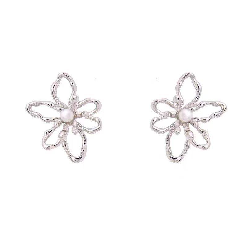 Vintage French Flower Pearl Stud Earrings with S925 Silver Needle - Luxurious Hollow Design