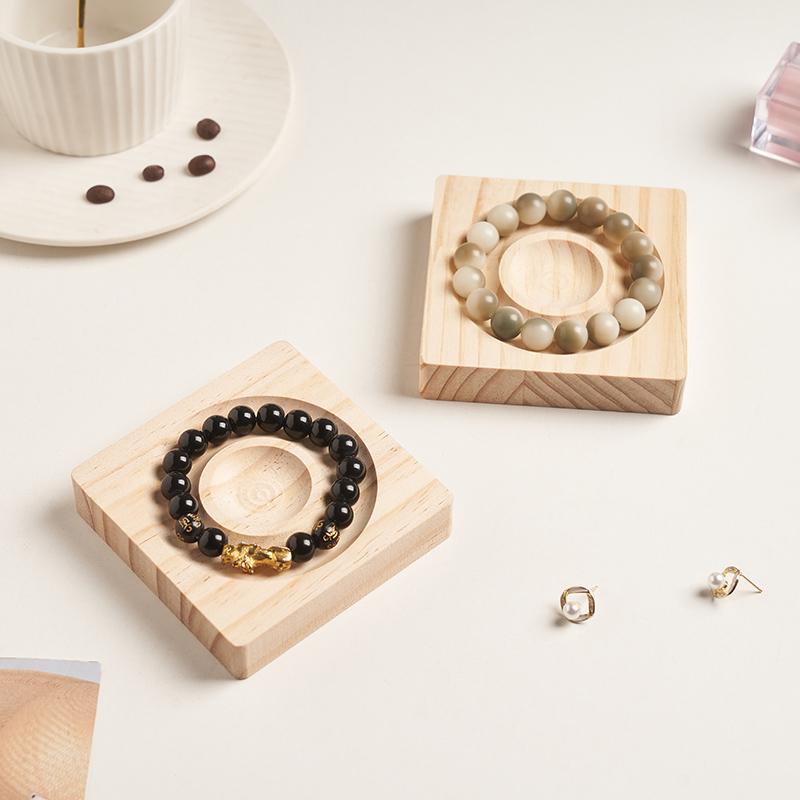 Vassoio Espositore in Legno Massiccio per Braccialetti e Bangles per Fotografia di Gioielli