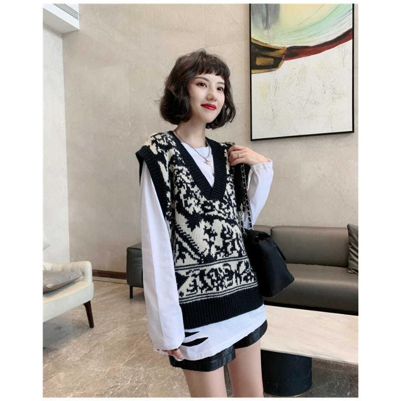 Retro Contrasting Totem Jacquard V-neck Knitted Vest Women's Black and White Patchwork Knitted Pullover Loose Casual Thin Sweater Autumn