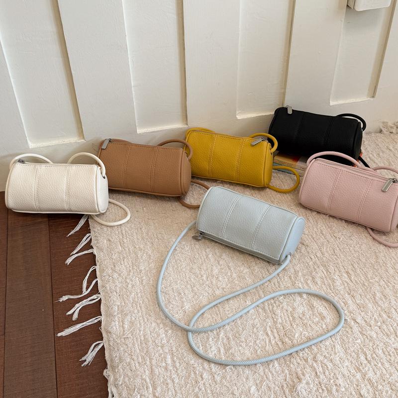 A Niche and Stylish Pillow Bag for Commuting To Boston. Features A Crossbody Strap.