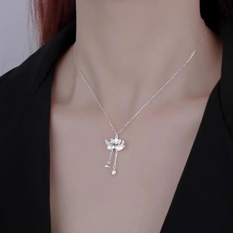 New Creative and Fresh Lotus Tassel Necklace for Women, Lucky Lotus Pendant, New Chinese Style, Niche Necklace for Women