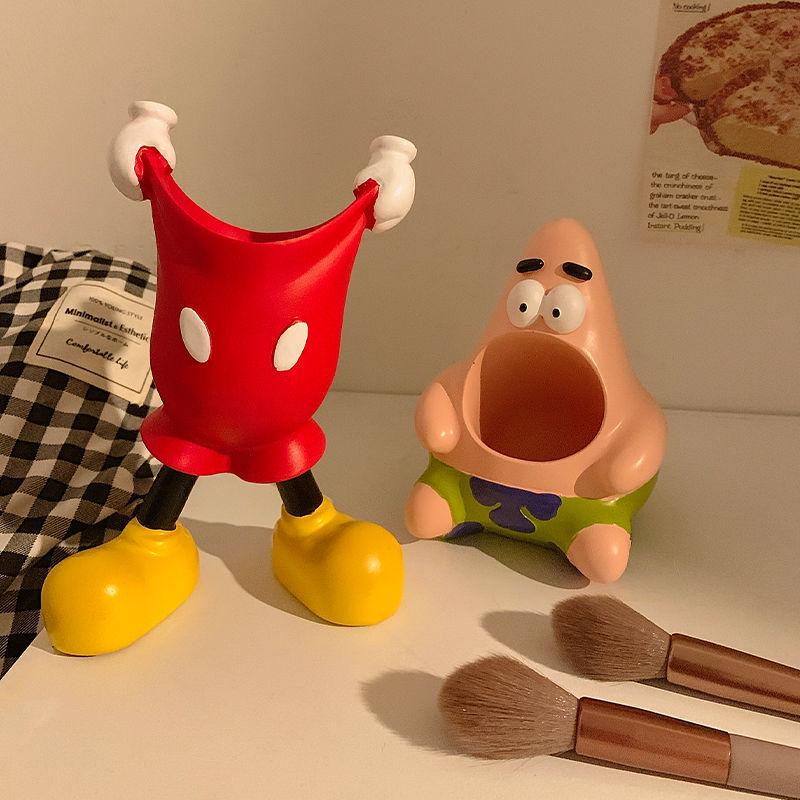 Qiqi Mi Cute Cartoon Pen Holder: Multifunctional Desktop Ornament and Fountain Pen for Students