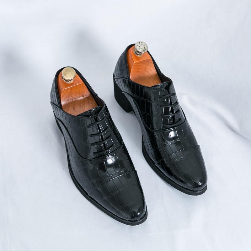 Hot Selling Men's Pointed Wedding Shoes Europe America Thick Soled Business Dress Shoes Low Cut Men's Leather Casual Shoes