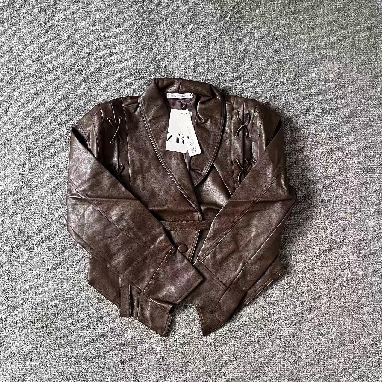 

Женская мотоциклетная куртка из искусственной кожи - Коллекция Осень/Зима 2024 Small темно-коричневого