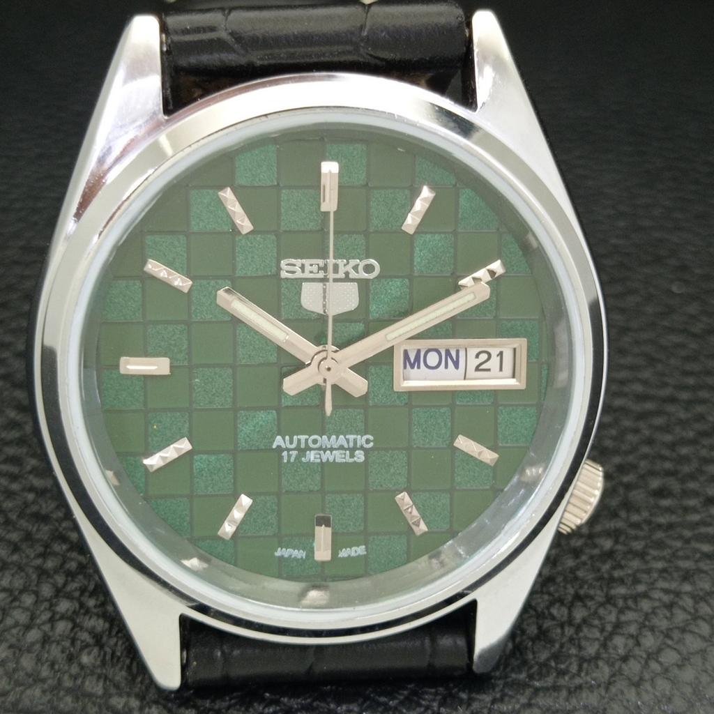 AUTOMATIC VINTAGE REFURBISHED SEIKO 5 JAPAN MENS GREEN DIAL WATCH a440457-4 Sk-a440457