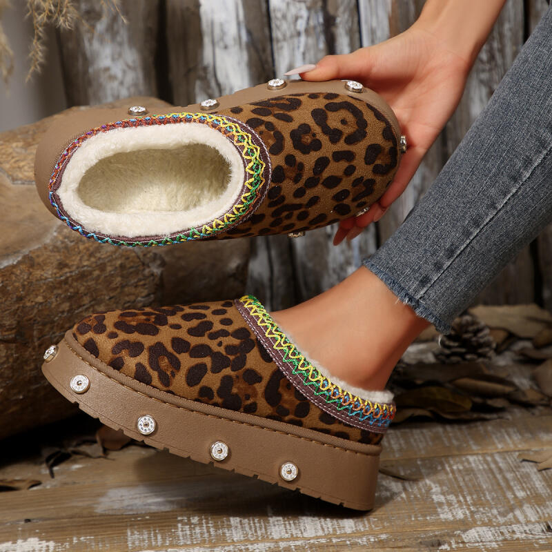 Fashion Leopard Thick Bottom Indoor Slippers For Women 2025 Winter Warm Thick Plush Home Slippers Comfort Platform Metal Rivet Slides