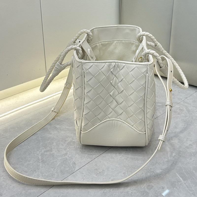 New woven leather handbag vegetable basket, basket bag tote bag, shoulder messenger bag, women's large capacity