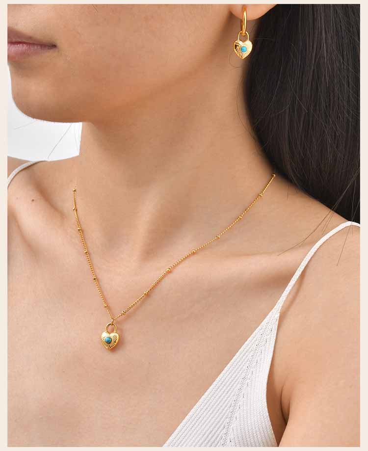 Vintage Heart Pendant Necklace Women Satellite Beads Chain Turquoise Love Necklace 18K Gold Plated Fashion Accessoreis