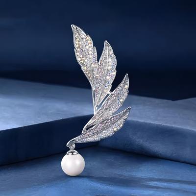 Einfache und elegante Federbrosche, Hochwertiger femininer Charme und Anmut, Perlenbrosche, Brosche mit Nischen-Design-Sinn