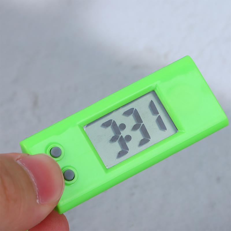 Mini Elektronické Trojúhelníkové Digitální Hodinky Zobrazení Času Dárek Pro Muže A Ženy Studentské Zkoušky Hodiny Závěsná Klíčenka