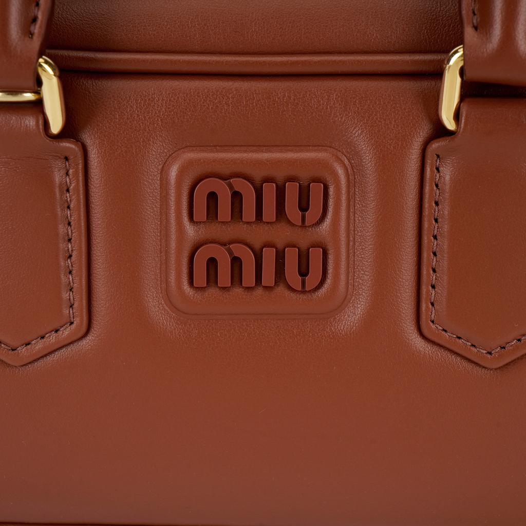 Bolso de hombro único de cuero serie Arcadie MIU MIU con logotipo metálico grabado para mujer color óxido