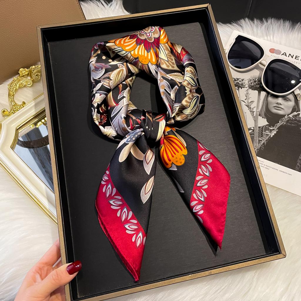 Luxus-Mode-Druck 70*70cm Seide Quadrat Schal Frauen Weiche Satin Haarband Halstuch Krawatte Weibliche Stirnband Foulard Tasche Band