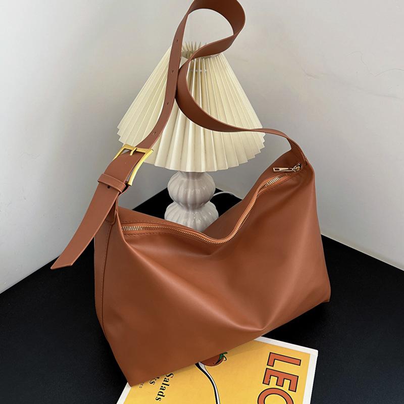New Popular Underarm Bag Women's Casual Fashion Trend Tote Bag Autumn Large Capacity Shoulder Retro Women's Bag