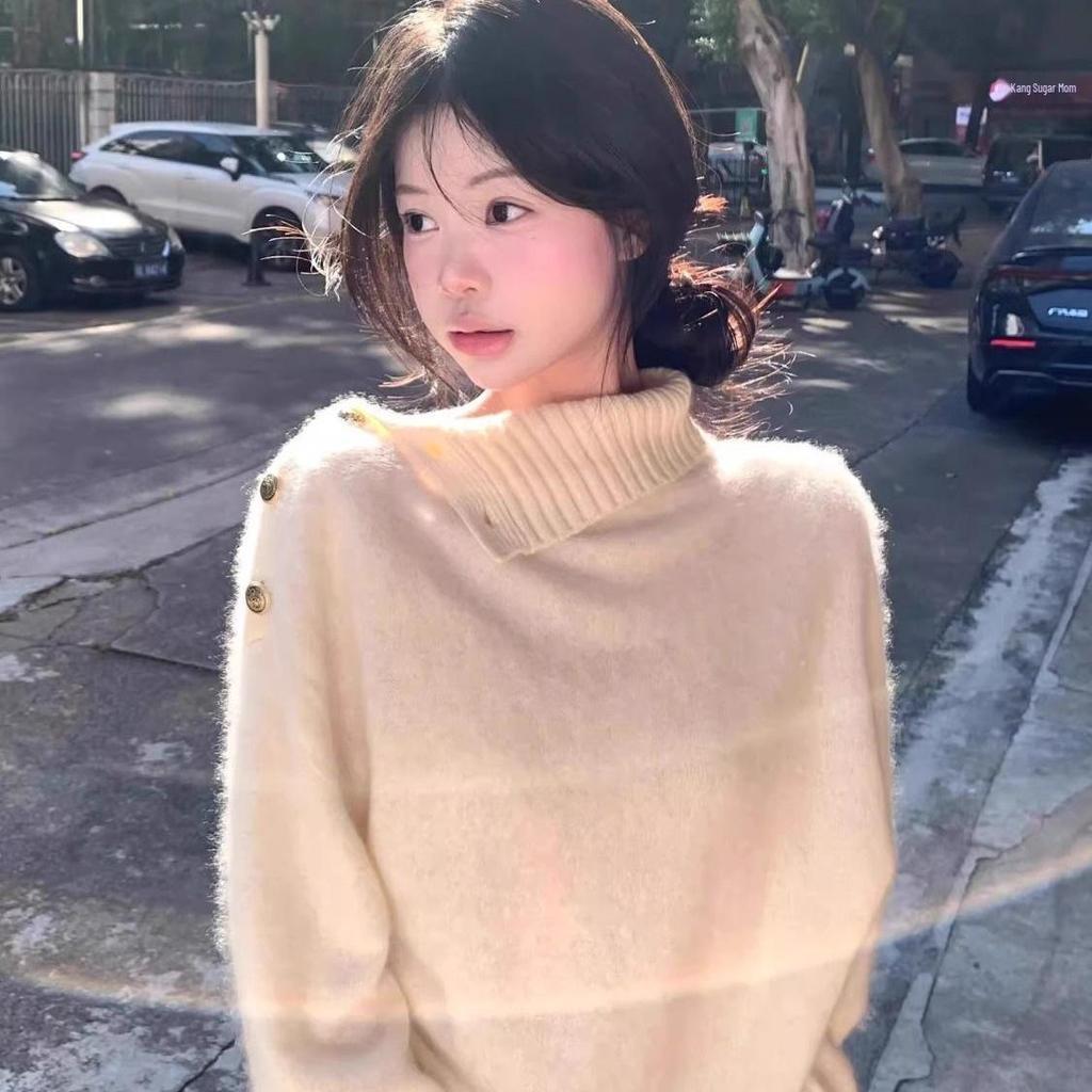 Elegant High-End Turtleneck Sweater — Women's Soft, Loose, Milk-White Pullover for Autumn and Winter