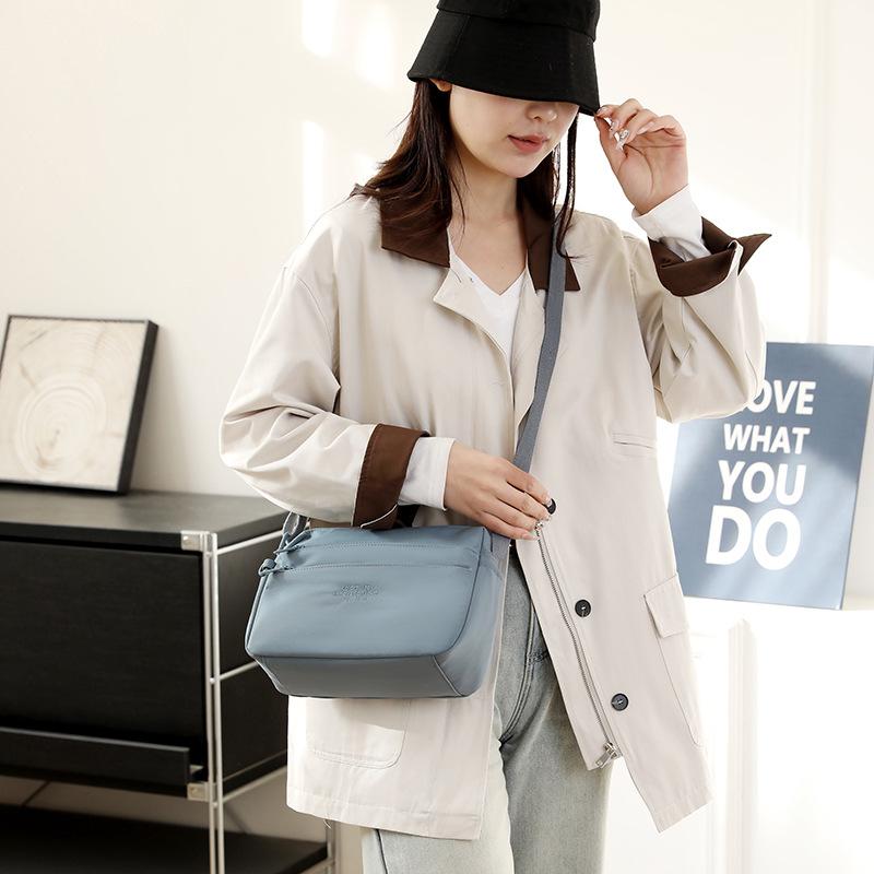 Women's Fashion Trend Shoulder Bag Anti-splashing Multi-layer Casual Messenger Bag
