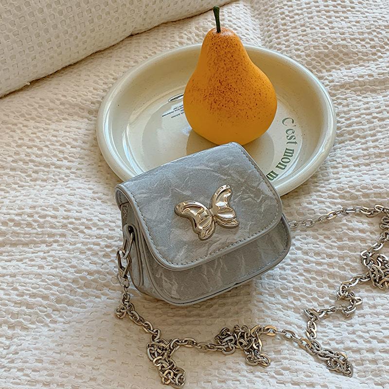 

2024 новий жіночий червоний конверт з ротом, свіжа та солодка сумка через плече на ланцюжку з бантом, повсякденна сумка-сідло, персоналізована сумка-месенджер срібний