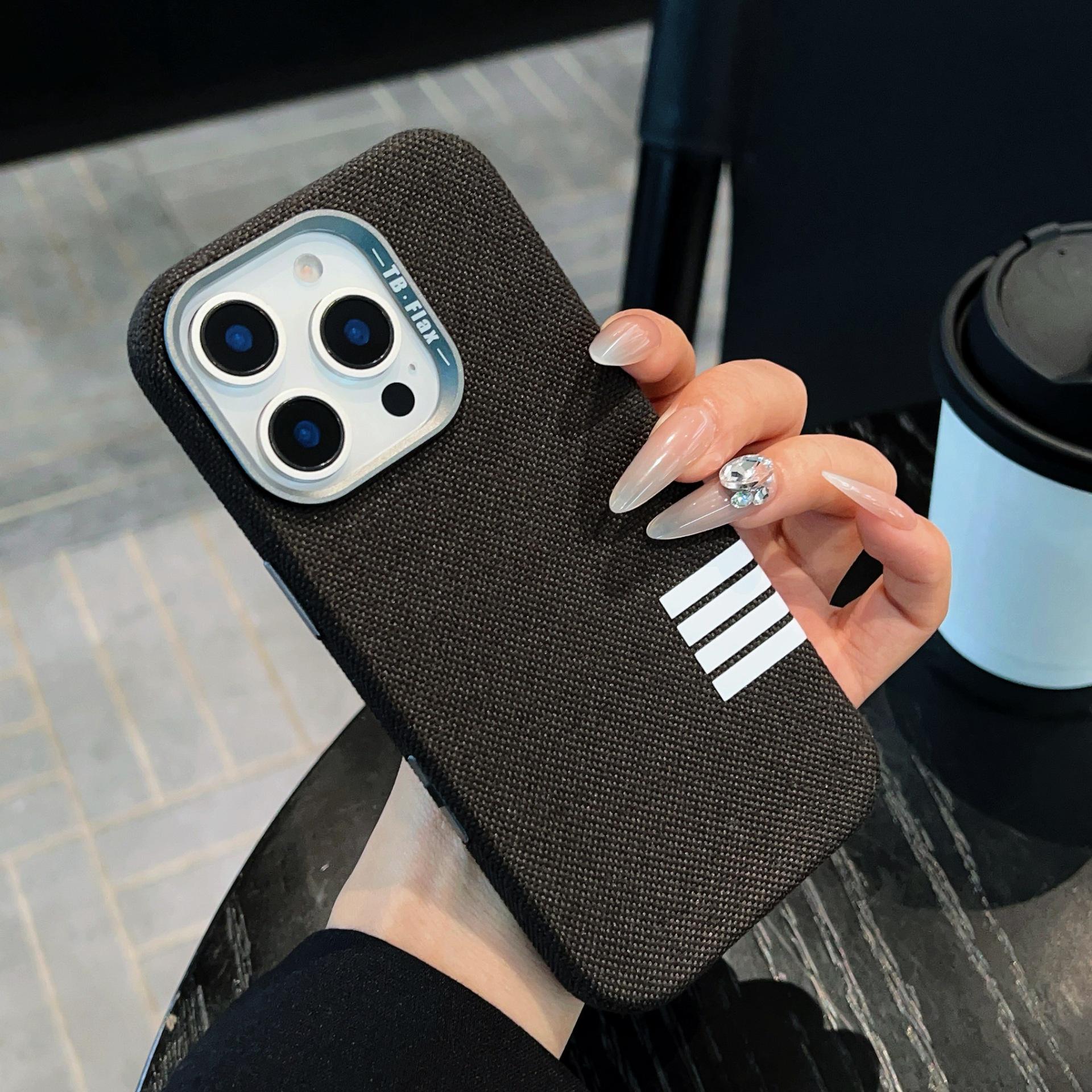 

iPhone 16 Pro Max Magnetic Linen Fabric Phone Case with Full Coverage and Electro-Welded Buttons iPhone 16