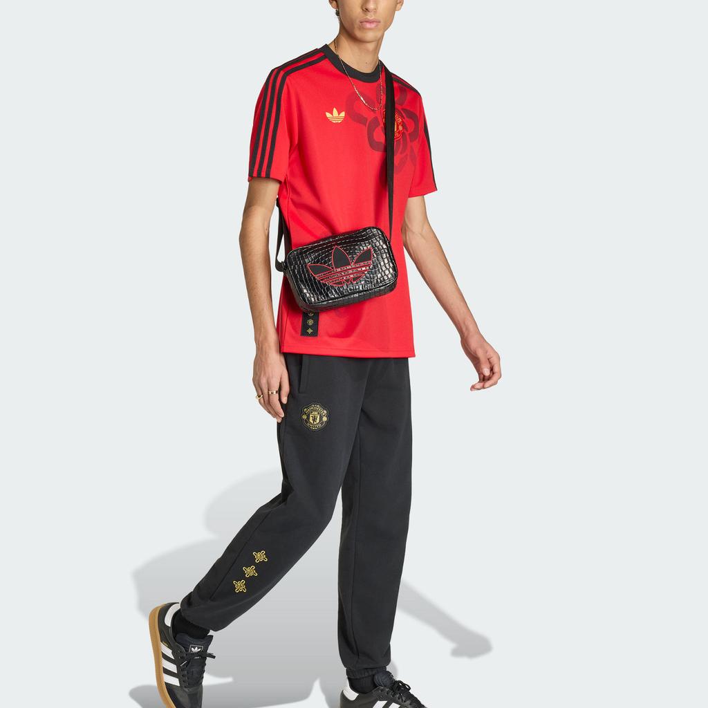 Adidas Oryginalny Manchester FW25 United Koszulka z opowieścią kulturową Wygodna Moda Okrągły Dekolt Sweter Codzienny Krótki Rękaw Koszulka Piłkarska JM5568