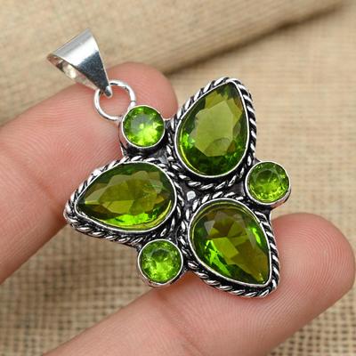 Ciondolo per collana con design floreale fatto a mano in argento sterling 925 con pietra preziosa peridoto per lei