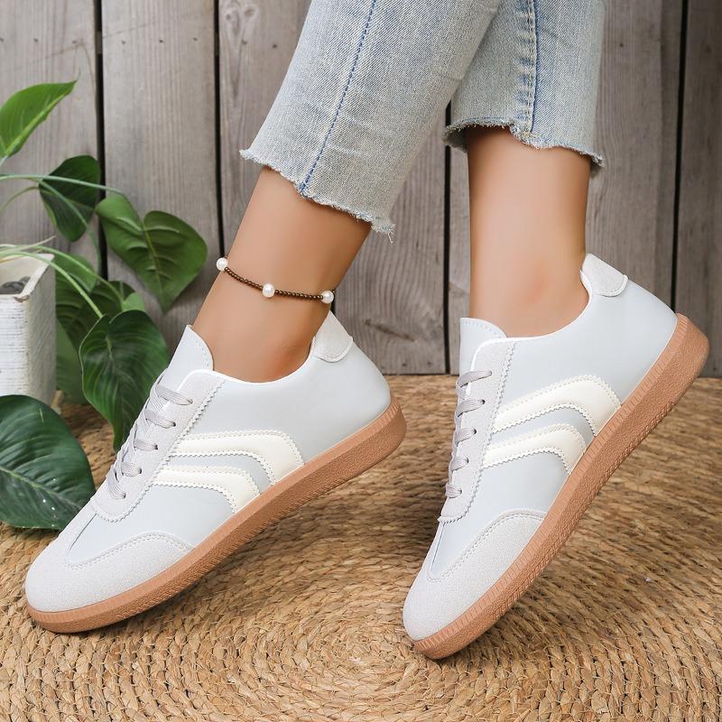 

Large-size Women s New Style Lace-up Versatile Flat Shoes 43 світло-сірого кольору