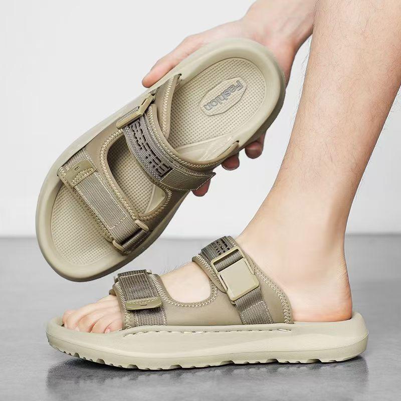 2025 New Summer Outerwear Slippers for Men Casual Anti-slip Beach Shoes Male Solid Color Designer Slipper Shoes Men