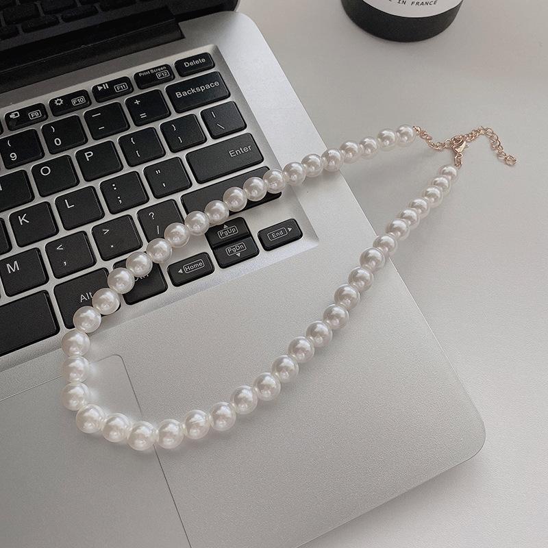Retro French Pearl Necklace Women's Versatile Niche Temperament Beaded Collarbone Chain New Trendy Personality
