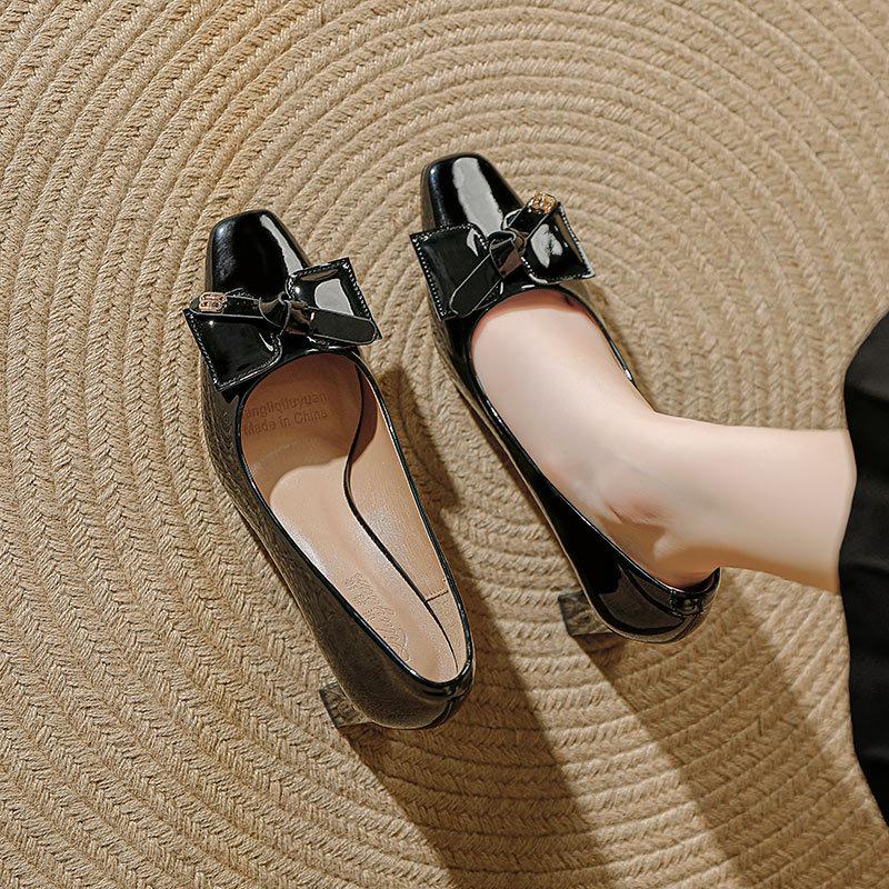 Thick heel French high heels red wedding shoes 2025 new autumn women's shoes bow patent leather square head shallow mouth single shoes