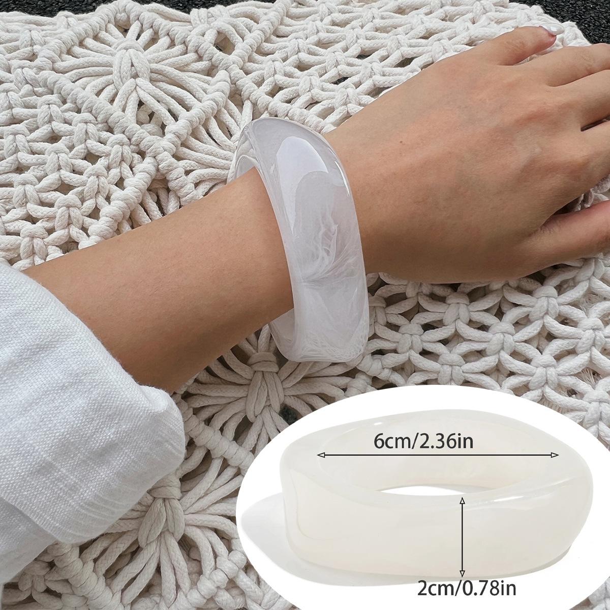 Модный асимметричный размытый акриловый широкий браслет, Преувеличенный металлический блестящий браслет из смолы