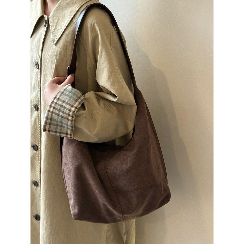 Korean retro matte suede large-capacity tote bag women's 2025 new high-end lazy shoulder messenger bag