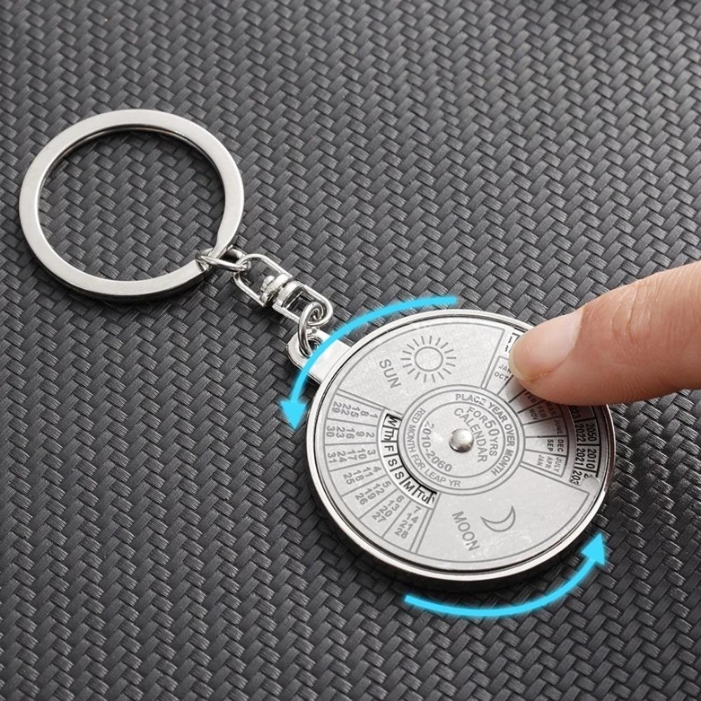 50-Jahre Ewiger Kalender Schlüsselanhänger Rund Zinklegierung Russischer Drehteller Mini Geschnitztes Metall Sonne Mond Kette Einzigartige Runde Schnalle