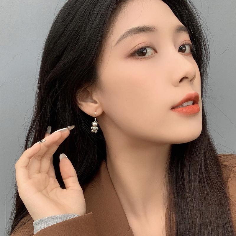 Lucky Brand Bear Earrings Female Personality Hip Hop Cool Handsome Student Fashion Retro Hong Kong Style Asymmetric Earrings