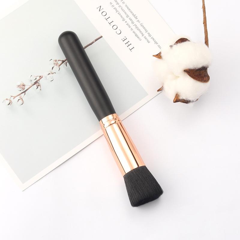 Makeup Brush Single, Flat Head Loose Powder Brush Foundation Brush Black Soft Hair Blush Brush Portable Beauty Tool