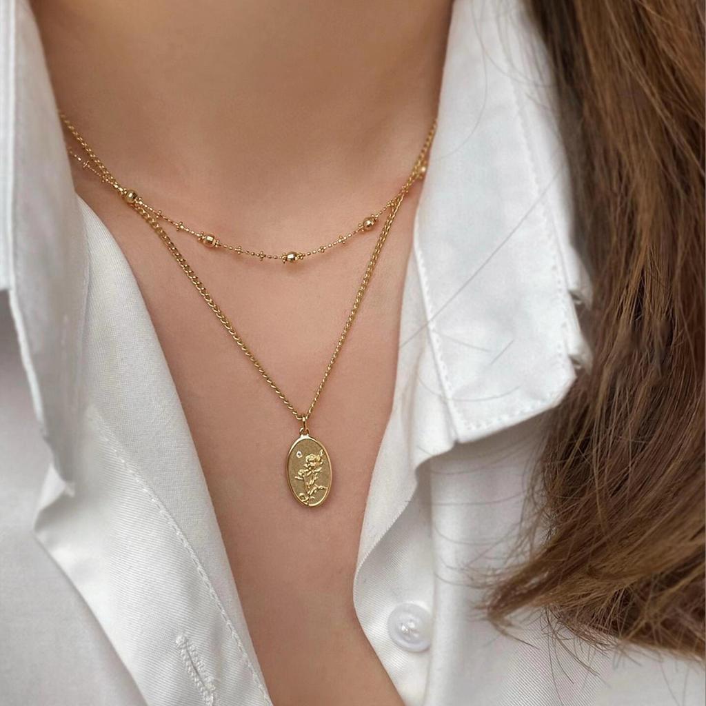 Exquisite Classical Rose Branch Flower Pendant Necklace Gentle Style Light Luxury Art Frosted Oval Collar Chain Wedding Jewelry
