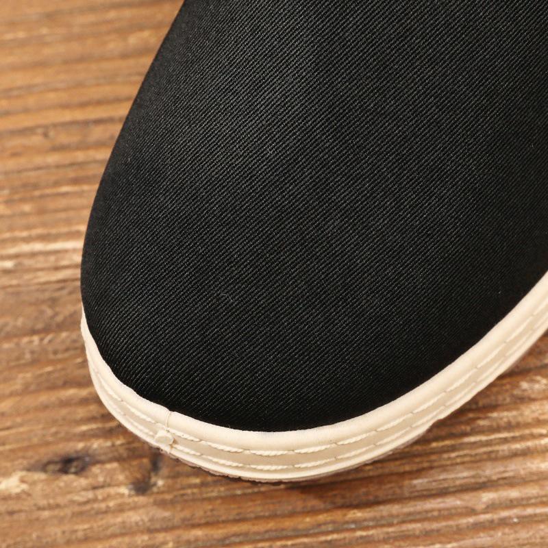 Men's Lightweight Winter Shoes with Fleece Lining, Thickening, and Tire Sole for Warmth; Large Size, Cotton Old Beijing Cloth Shoes.