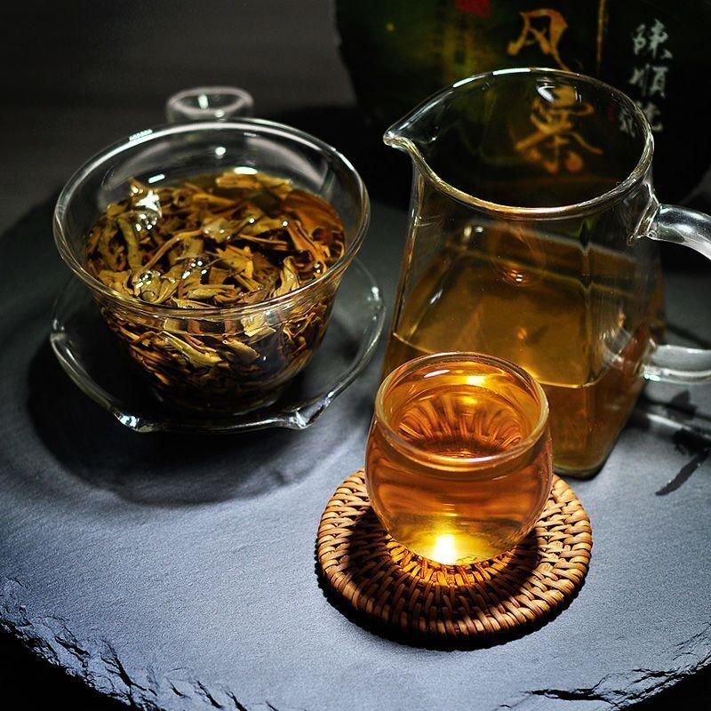 Škrábaný Větrný Zeď Puerh Surový Čaj Čajová Oblast Yiwu Sedm Synů Koláčový Čaj 357g Koláč