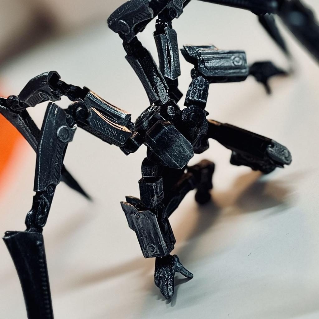 Lucky 13 Spider Battle Damaged Version Movable Model Soldier Multi-joint Movable T13 Figurines Assembly Mecha Toy Holiday Gift