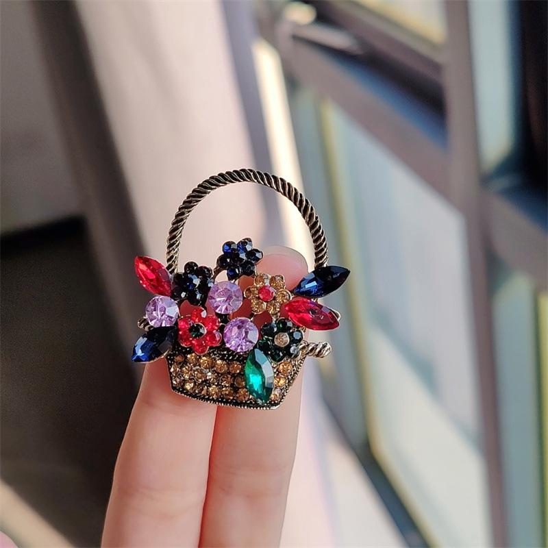 Retro Cute Flower Basket Brooch Colored Diamond French Autumn And Winter Flower Ancient Gold Series Clothing Alloy Pin Accessories