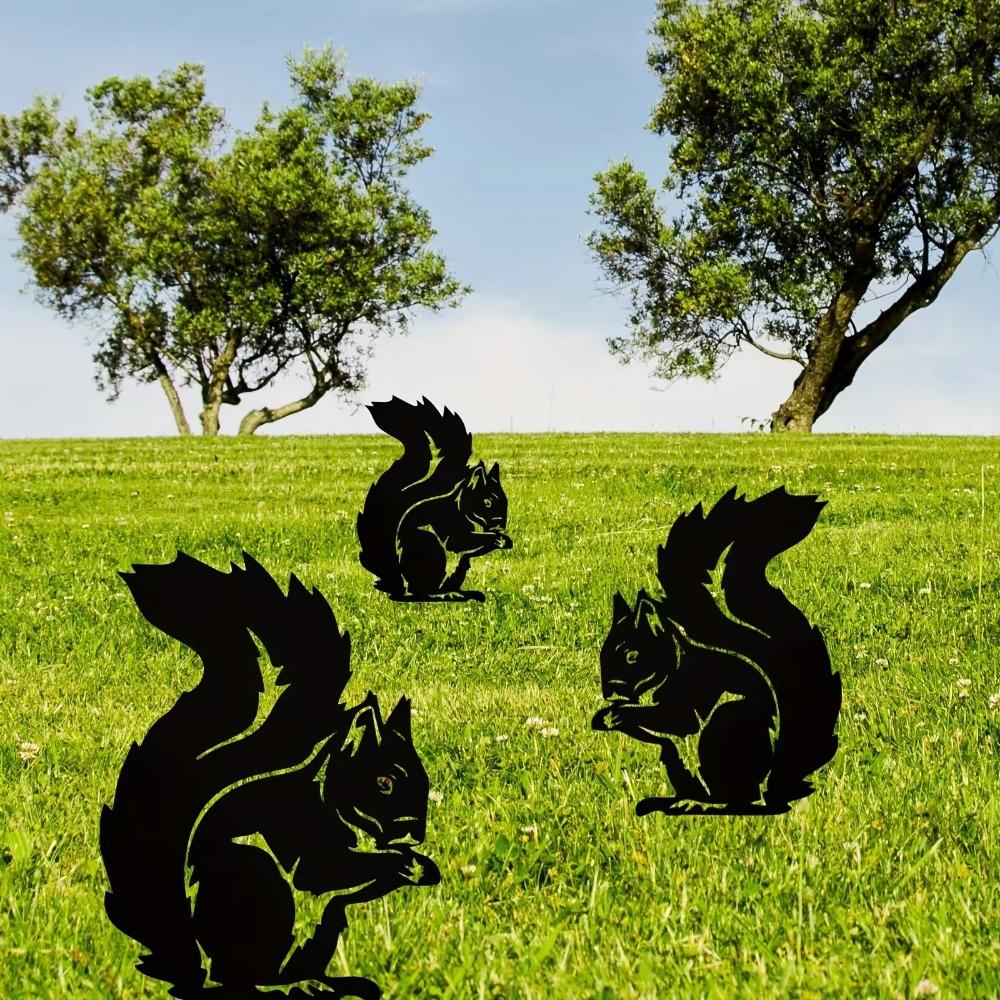 Squirrel Metal Garden Post Decoration Charming Animal Art for Yards and Fences, Stylish Ground Ornaments and Garden Stake