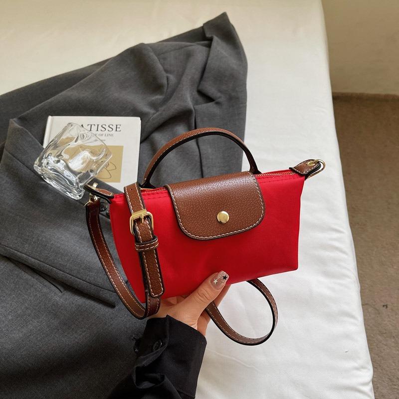 Sacs Nouveaux sacs en toile pour femmes Été léger luxe discret niche navetteur premium sacs bandoulière messager