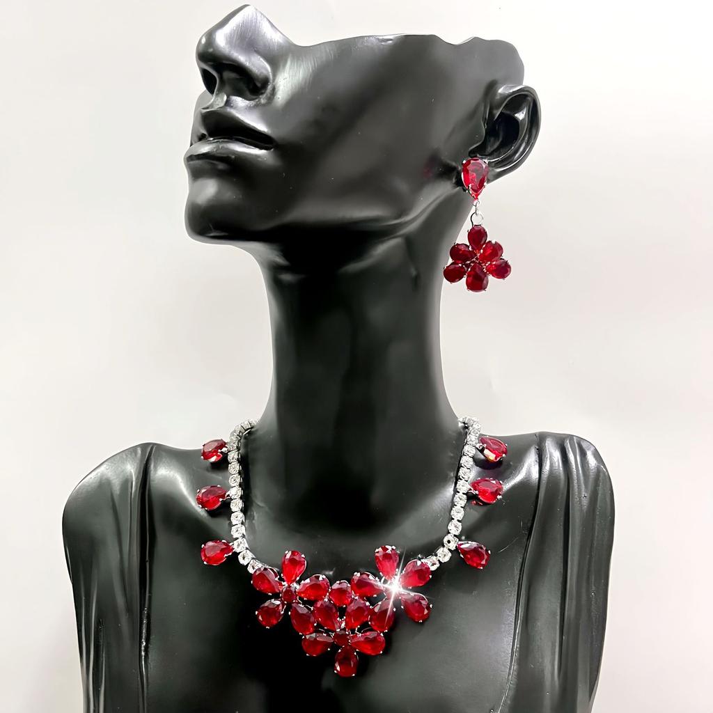 Zircon Flower Stud Earrings Necklace Two-Piece Set Light Luxury High-End Temperament Collarbone Chain Jewelry Women