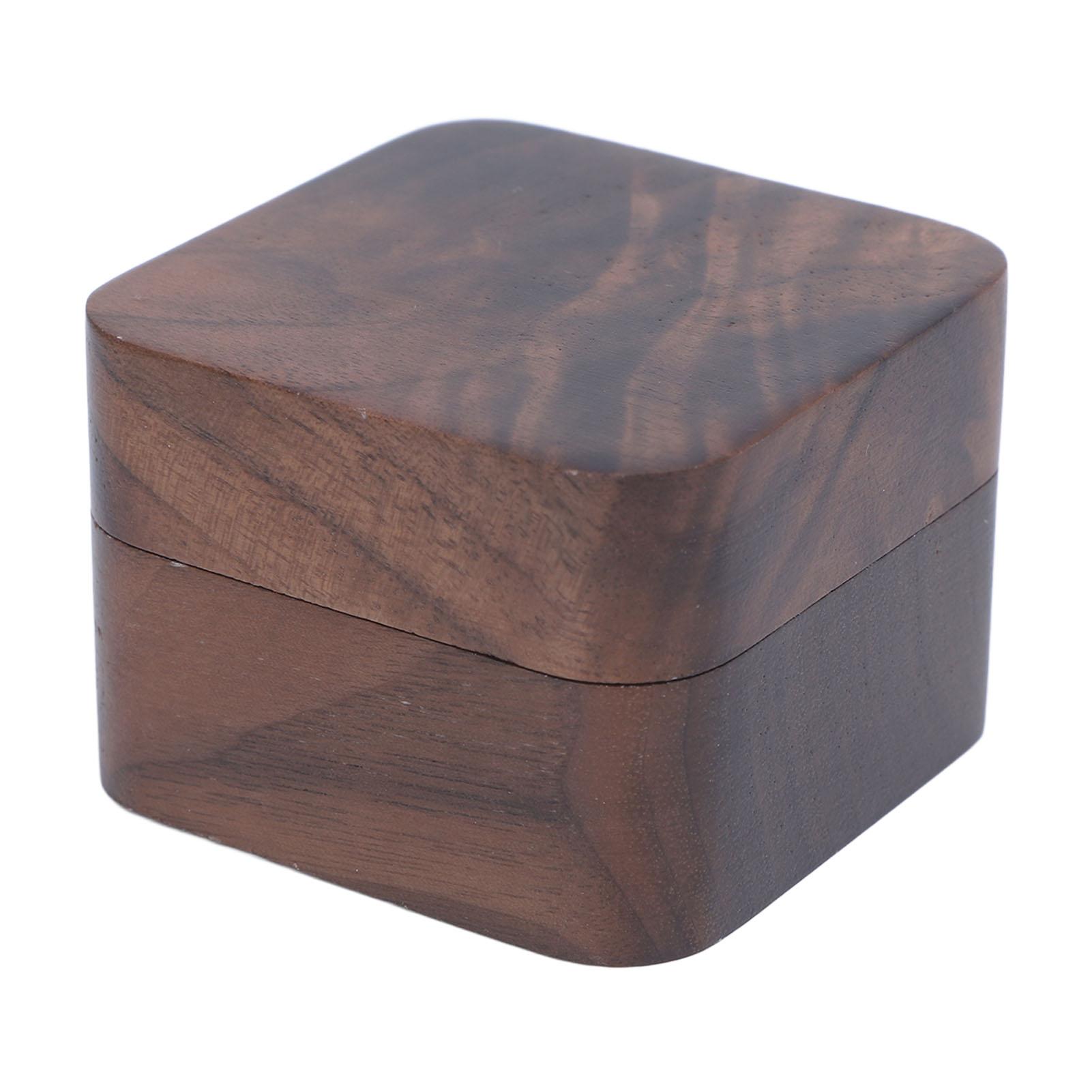 

Коробка для хранения колец 5,5 см квадратная из дерева грецкого ореха, с магнитной застежкой, портативный футляр для ювелирных колец для свадьбы