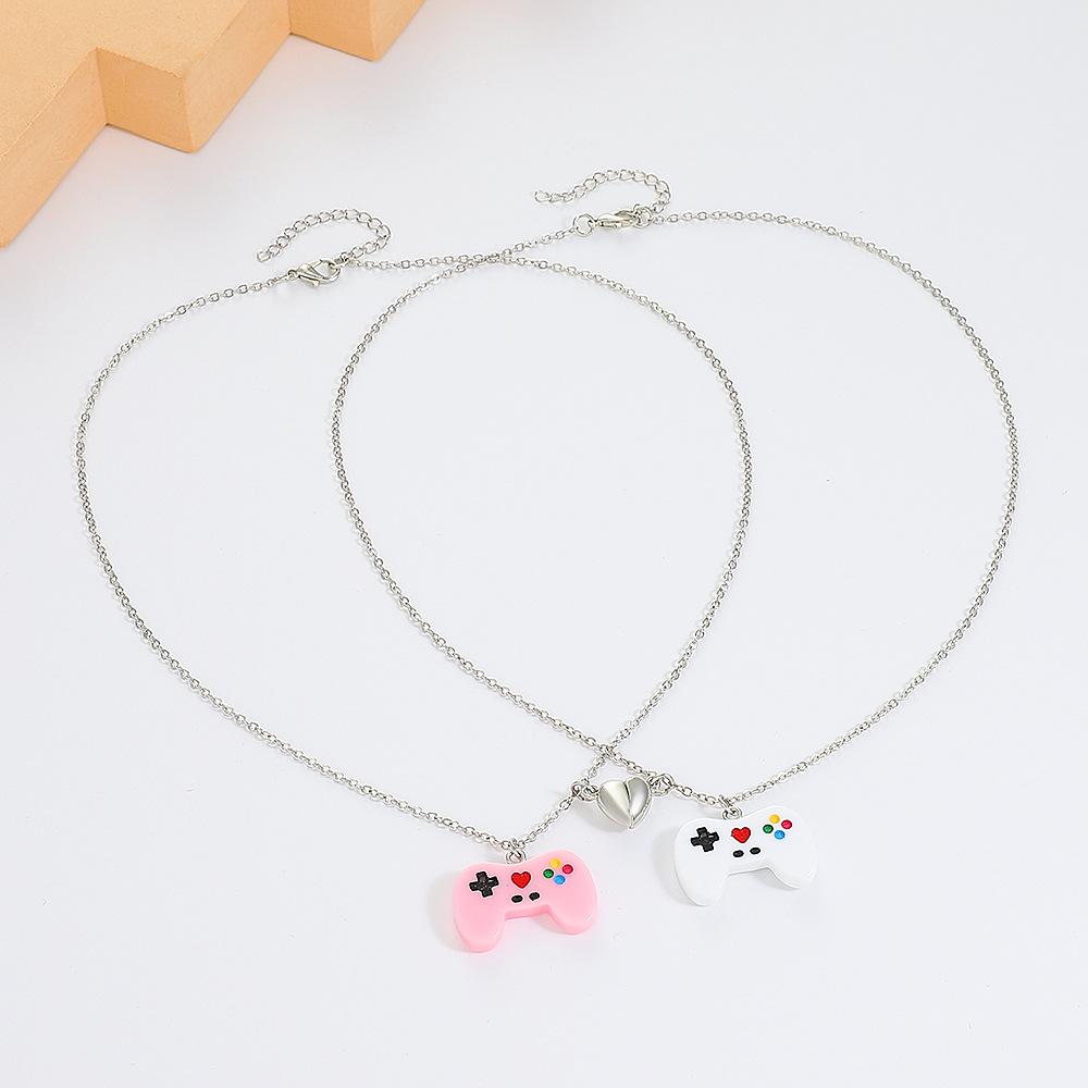2025 Magnetic Game Controller Pendant Necklace – Creative Couple & Friends Gift Accessory