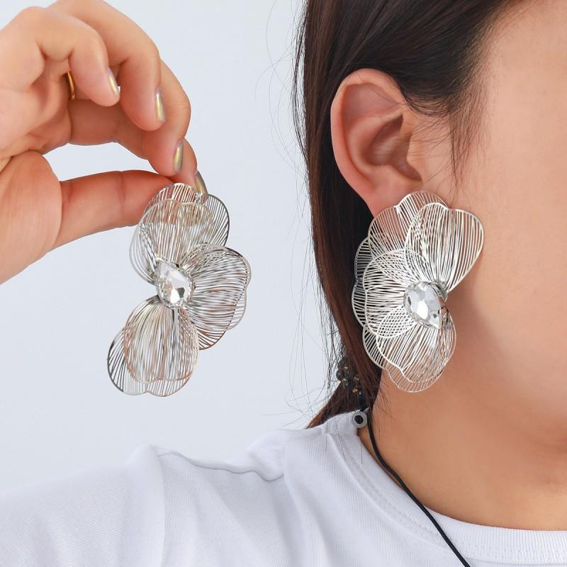 Gold Floral Stud Earrings With Rhinestone Accents Hollow Out Design Women Fashion Jewelry